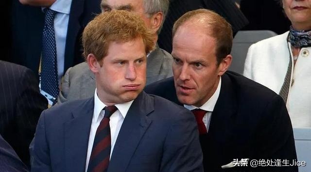 梅根夫妇结婚2周年：哈里王子变平民，竟寄人篱