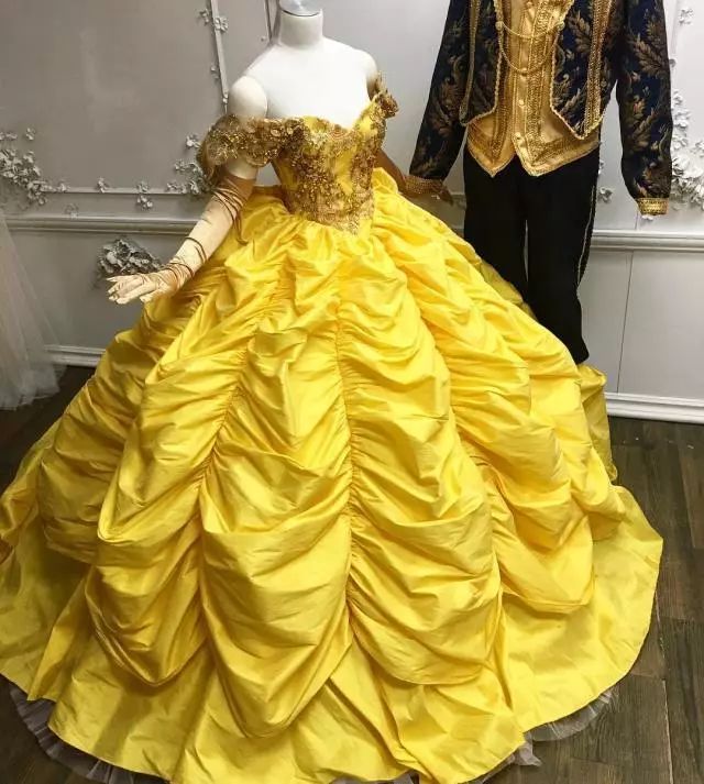 To realize princess dream of the daughter, play essence old father with one's own hands tailor about a hundred " blackart " skirt explodes sth resembling a net of network of fire