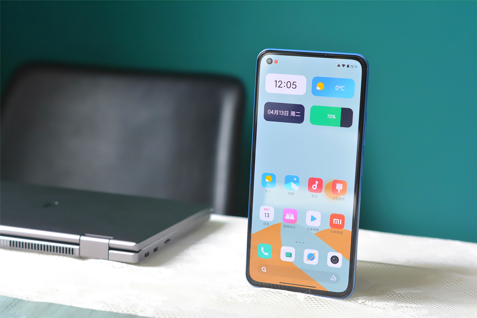 小米11青春版简评：159g轻薄机身，却有4250mAh大电池