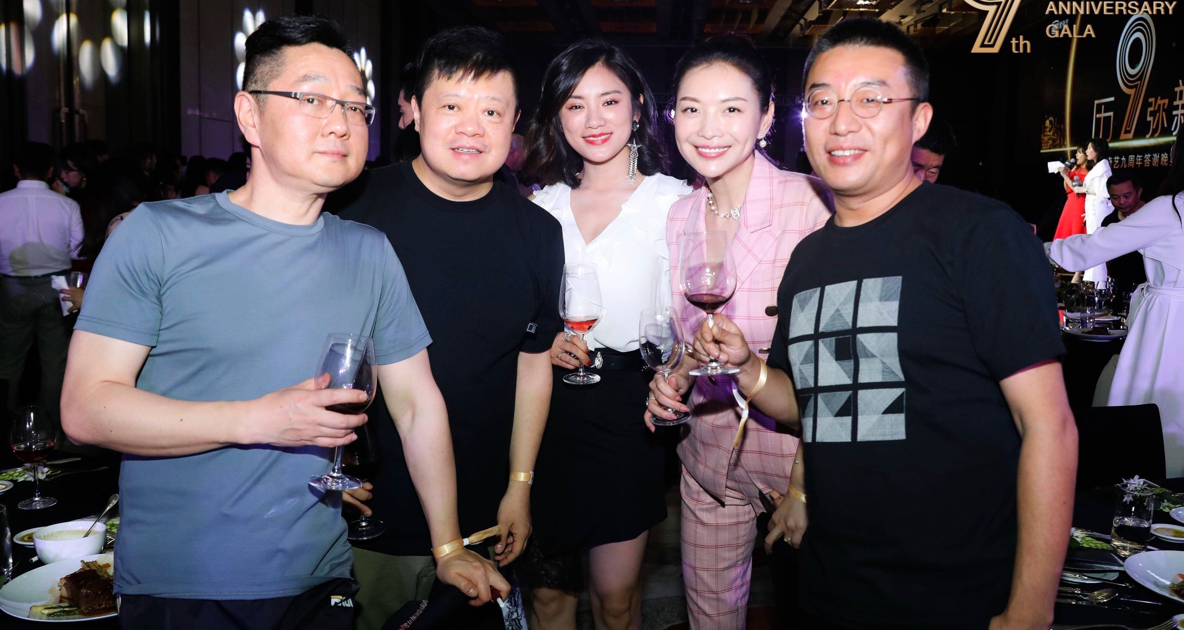 从央视名嘴，到网络节目“混饭”吃，张绍刚是如何“堕落”的？
