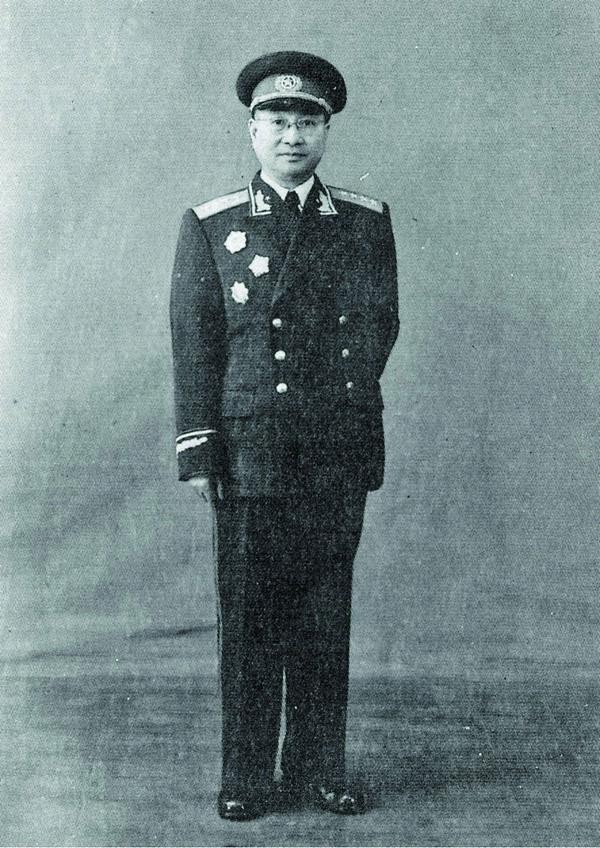 李云龙最怕的男人，蒋介石都不敢杀，《亮剑》旅长原型是何方神圣