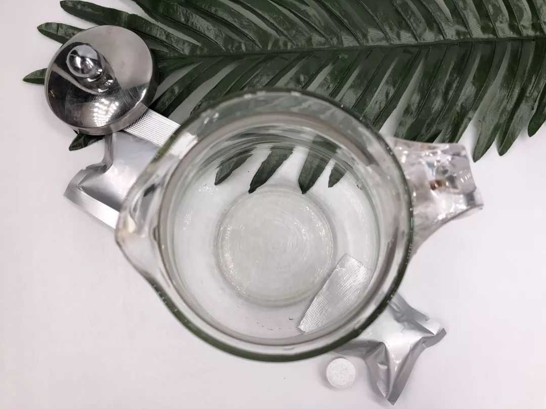 脏黄的茶具一泡就干净！去除茶渍太轻松！用这款泡腾片你也能做到