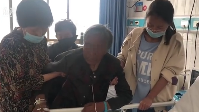 保姆虐杀老人背后：一场2.5亿人的养老危局