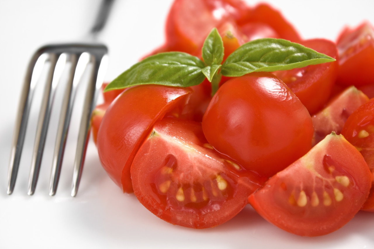 吃西红柿会使血糖升高吗？医生：西红柿这么吃，有营养又不升血糖