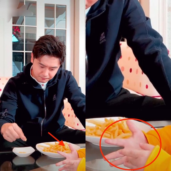 田亮晒照露出婴儿身体疑是三胎，女儿学费三十