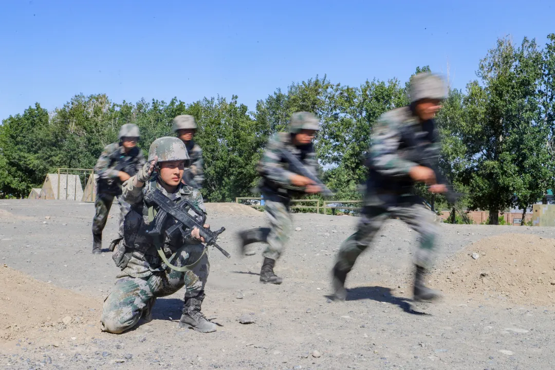 “這身軍裝我還沒穿夠！”下士退伍2年后，再次參軍當(dāng)新兵