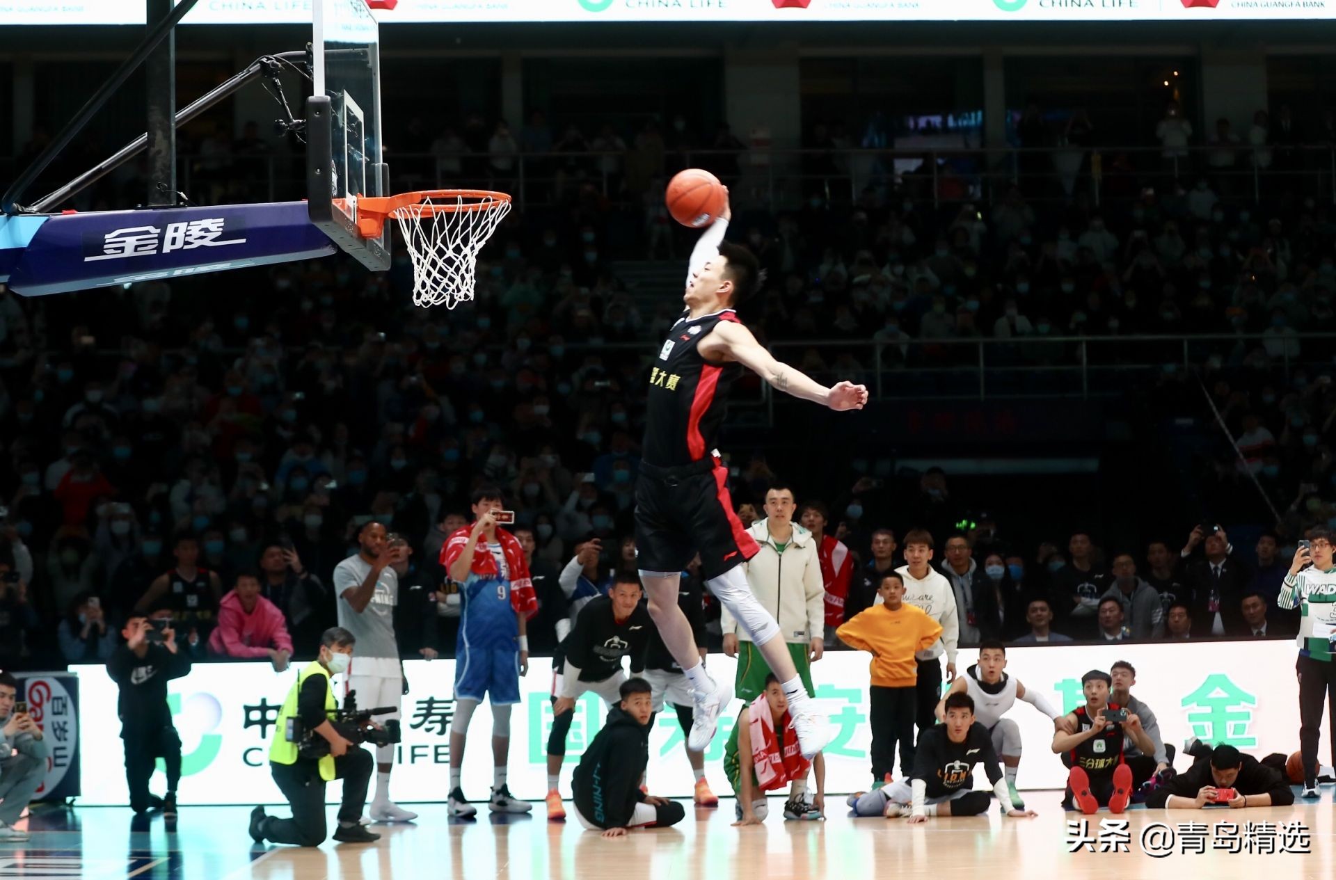 Solid pat CBA to buckle basket contest, zhang Zhenlin coronate " the king that buckle basket "