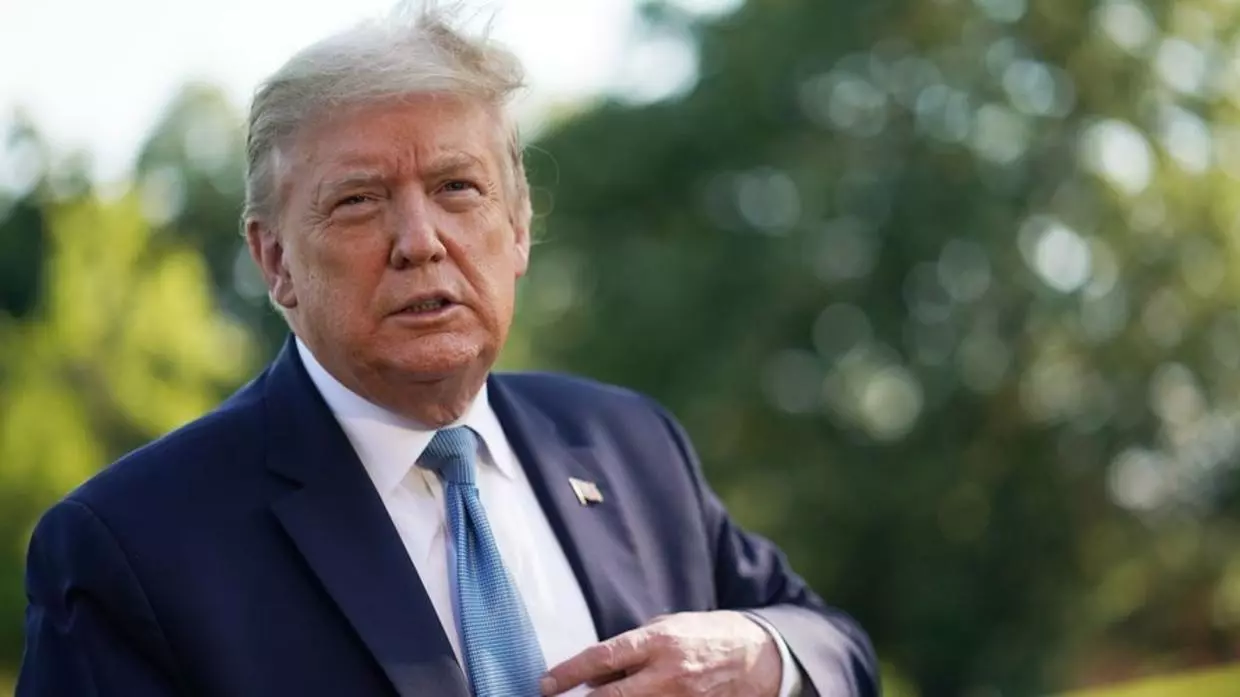 为了抗疫，特朗普亲自“带货”，自称已经吃了