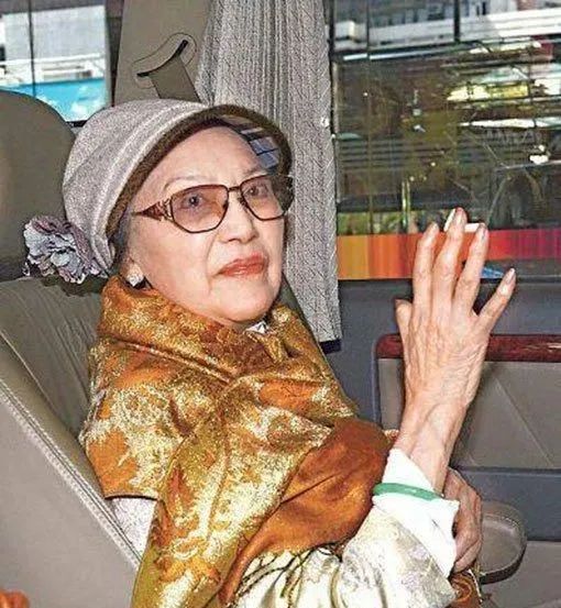 88岁李香琴驾鹤仙去！女儿满头白发憔悴露面，即将认领亡母遗体