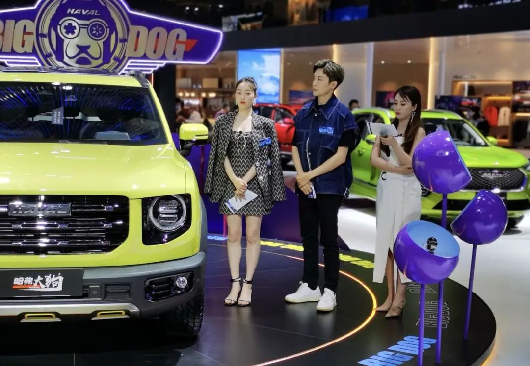 车企掌门人会面要有新动作？上海车展王传福和魏建军聊了些啥？