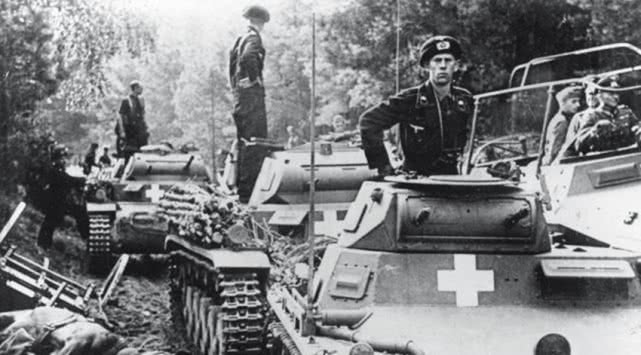 1938年隆美爾還隻是少将，為何1942年，他就一躍晉升為元帥