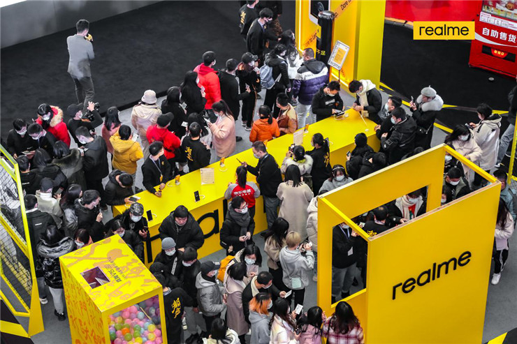 Head sell Shuang Guanjun! Realme is true my V15 state is current mobile phone of bright and beautiful carp is fervent open carry out