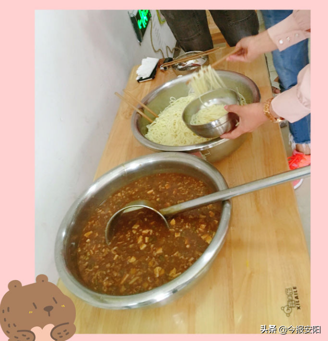 品味幼儿园美食——安阳林州兴林幼儿园陪餐活动