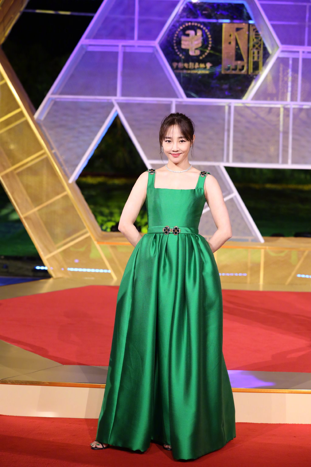 金鸡闭幕红毯生图：刘诗诗艳压，杨幂秀出曼妙