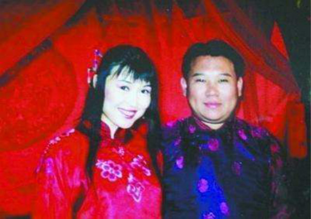 在郭德纲落魄时抛弃他和儿子，如今胡中惠过得