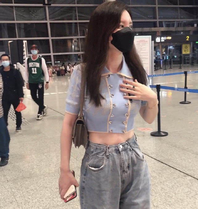 张萌回应《乘风破浪的姐姐》女明星互扯头花，