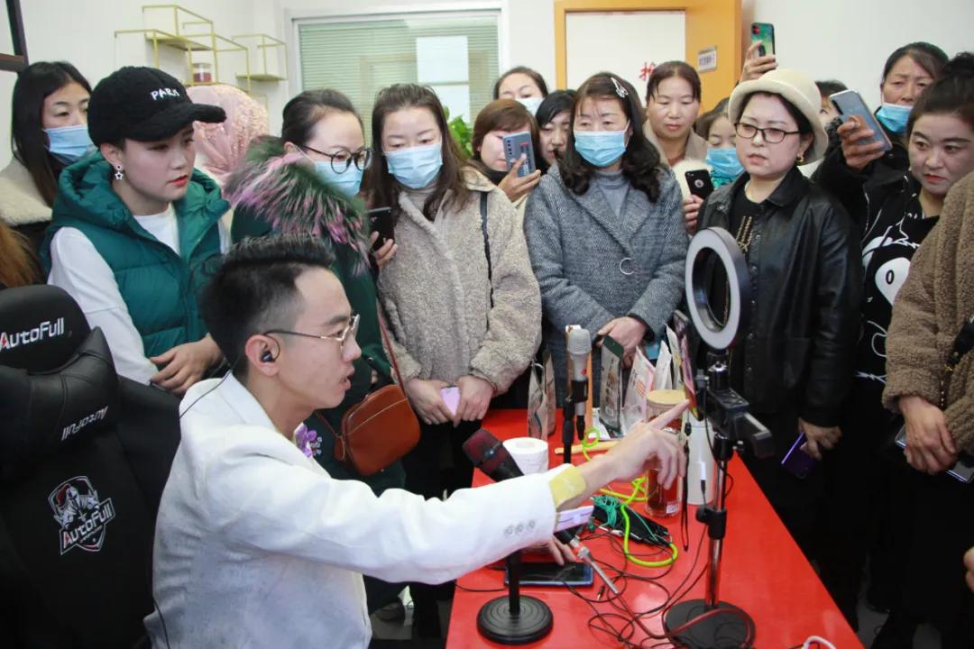 甘肃省村（社区）妇联组织领头雁培训班在白银市举办