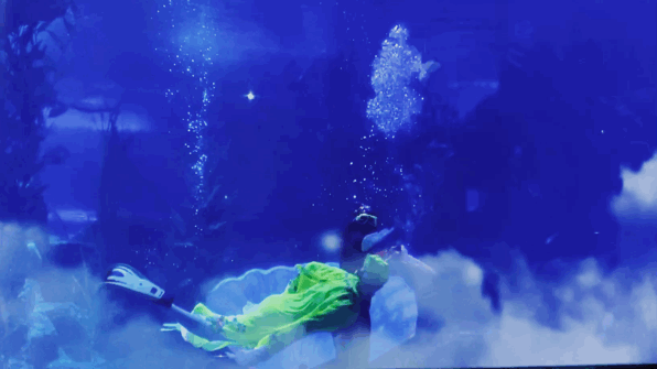 你好，“李焕英”们 ！青岛海底世界“女神节”倾情上映！