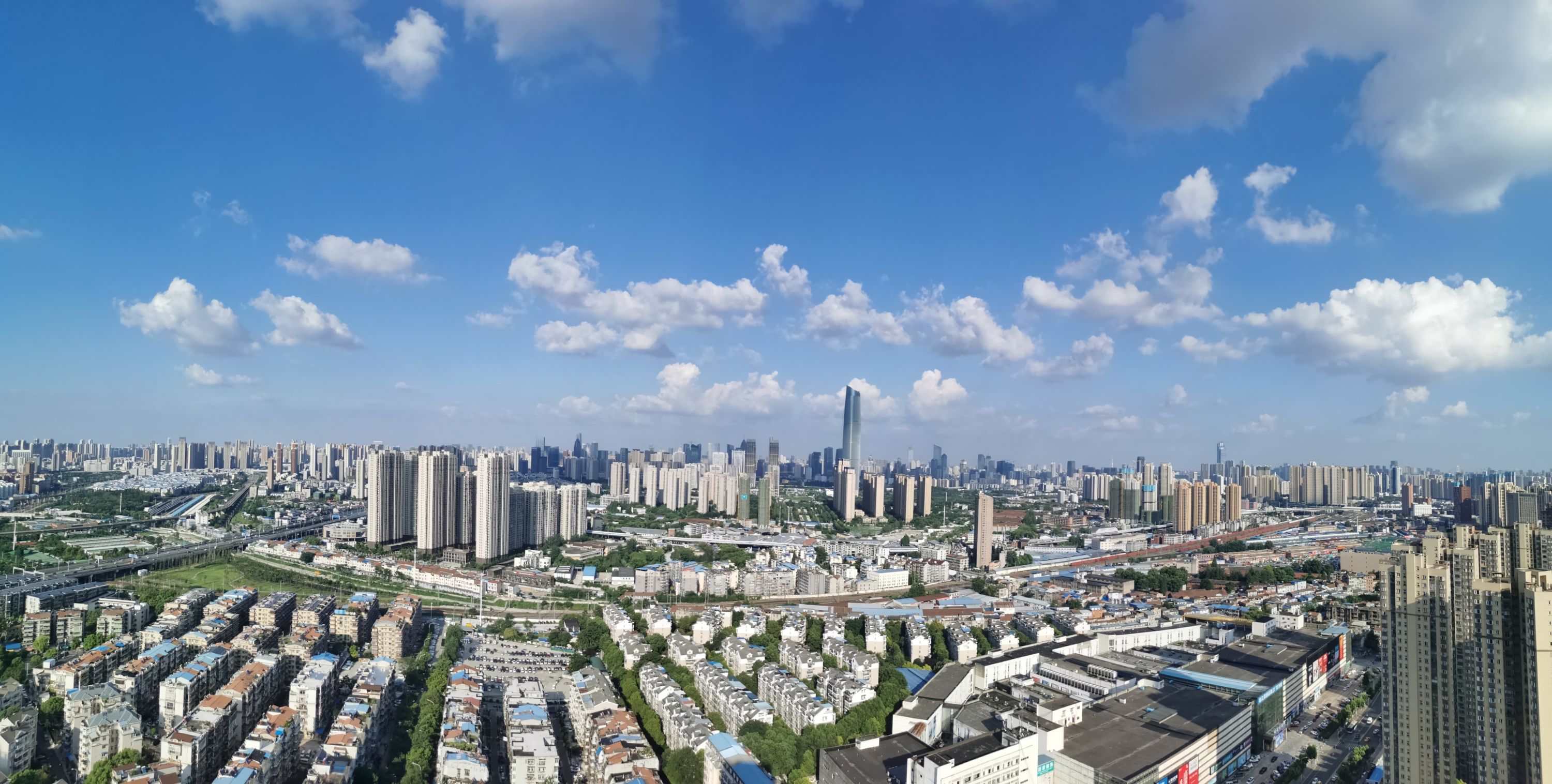 武汉上空飘满“棉花糖”｜城市摄影队