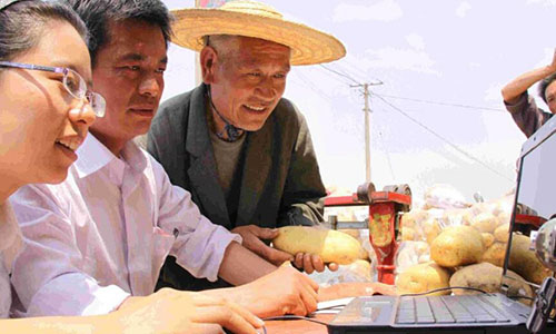 农民的机会到了，农村电商被马云、刘强东看好
