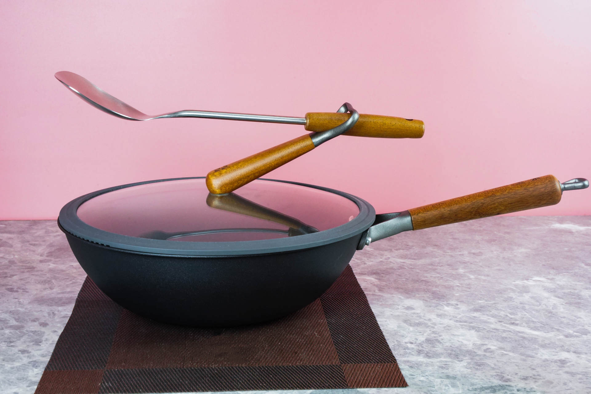 带你了解一个美食主义者，用什么样的锅来煎炒烹炸？