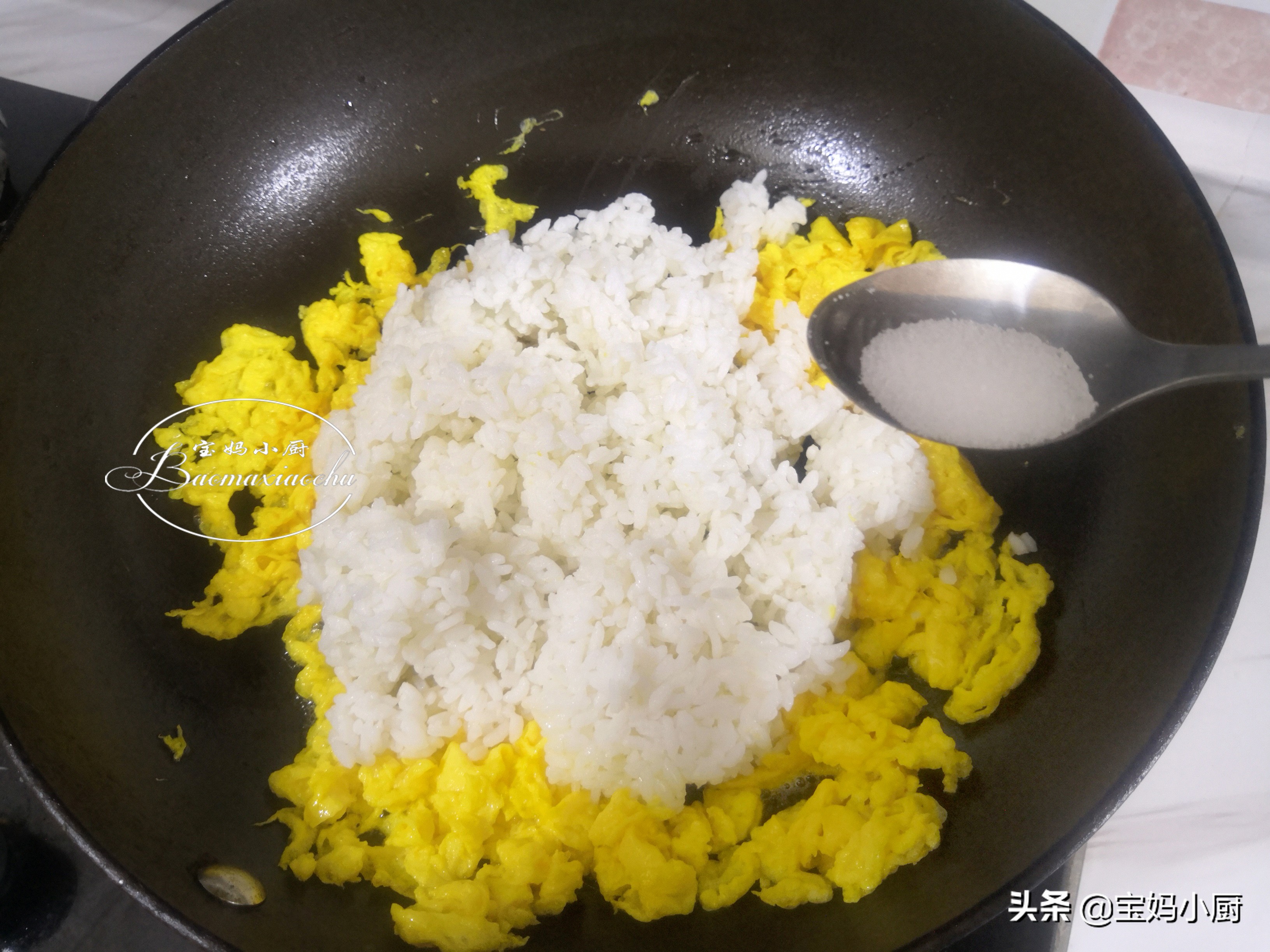 做菠蘿飯，最忌諱加這個料，此方法做，孩子最愛吃，營養多長個子