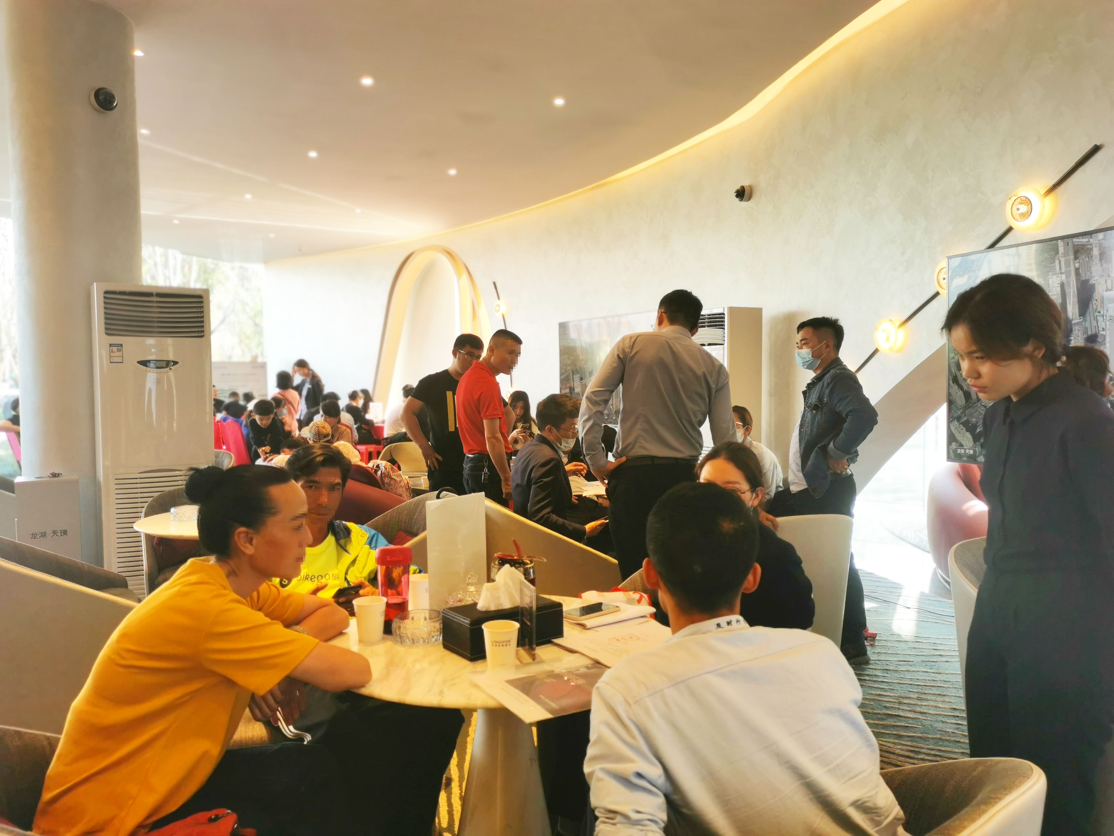 这个“十一”长假，昆明某售楼部居然成了热门景点？