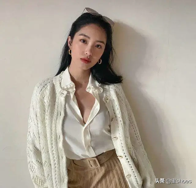 杨采钰的颜值变高,你知道她是怎么从土妞进化