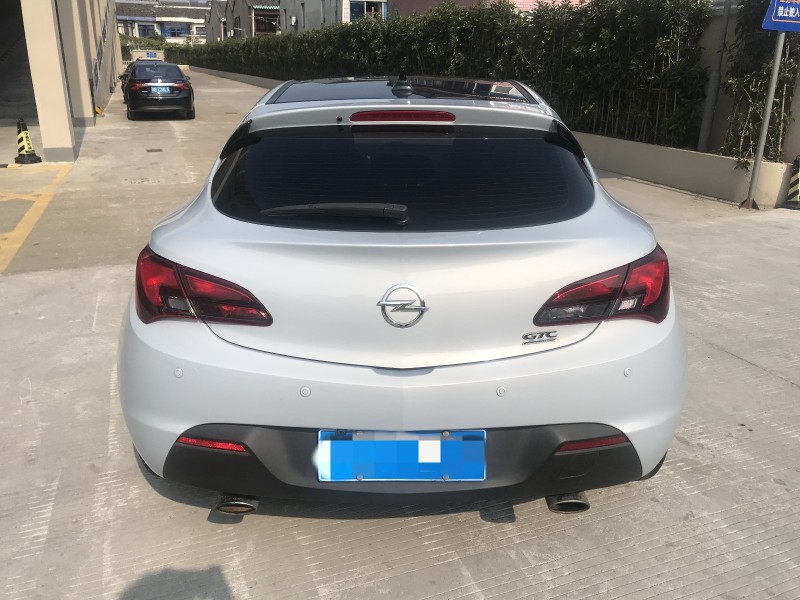 欧宝雅特GTC