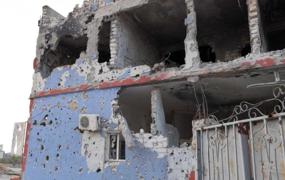 80余枚导弹硬生生砸向机场，两架客机当场损毁，