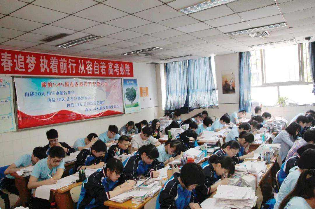 孩子英语阅读差、考试总做不完？老师坦言：记住1点，多做好2件事