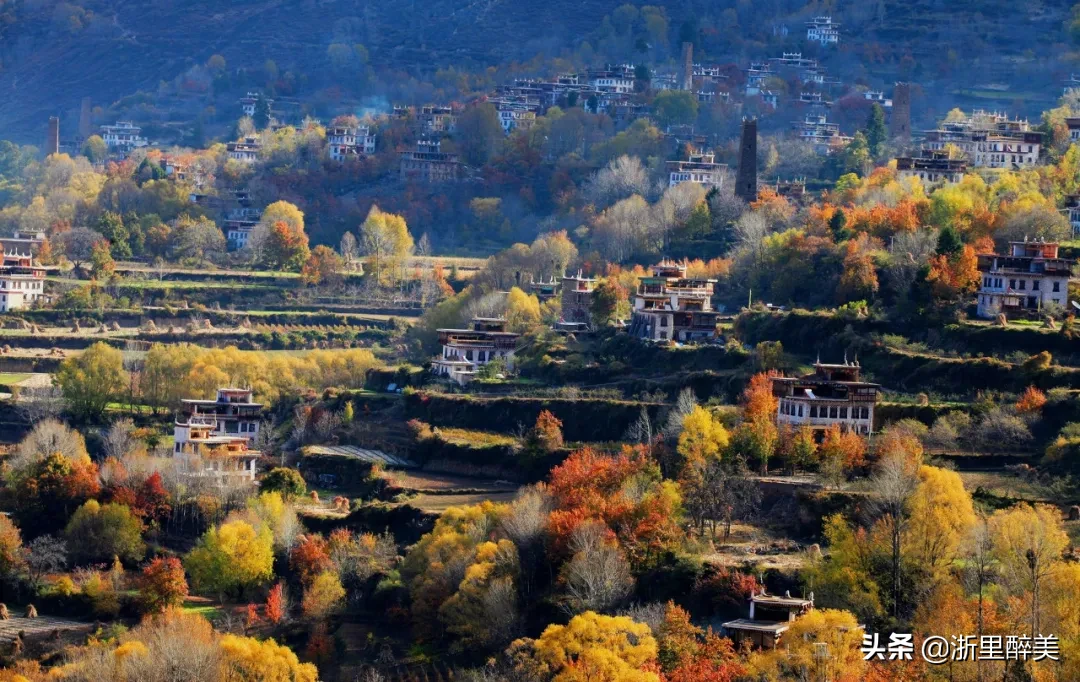 10 ancient towns with beautiful autumn colors, if you are tired, go to stay for a few days