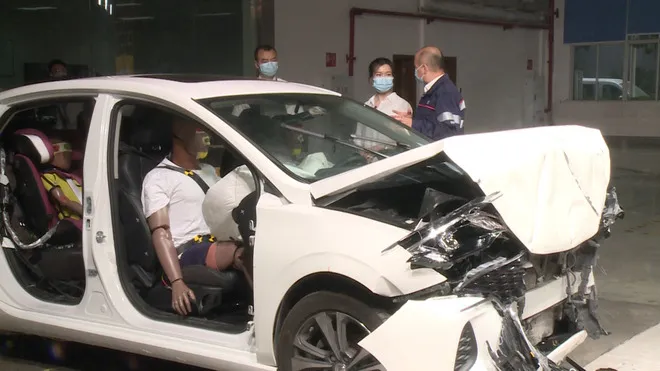 “四门拆卸”后碰撞，长安逸动PLUS何来的自信？