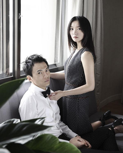 周迅离婚引热议，27年恋爱史不输情敌王菲，天后