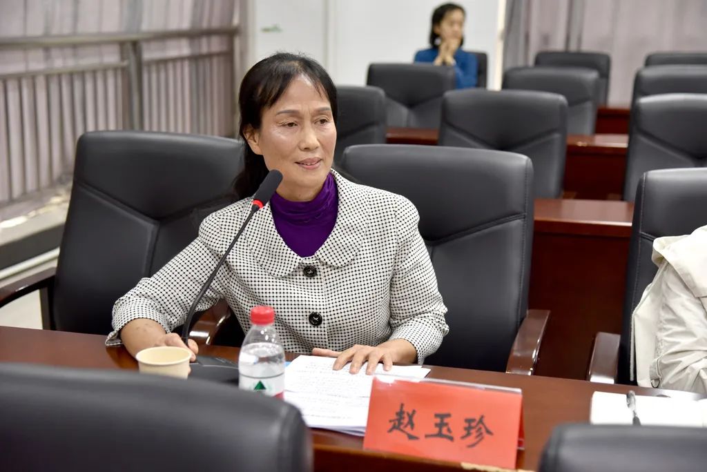 新晃人大专题询问小区物业管理工作