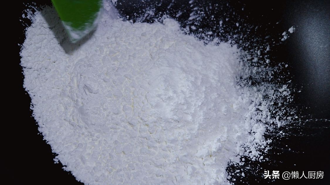 這是棉花糖的簡單做法，只需要4種食材，還可做雪花酥、牛軋糖