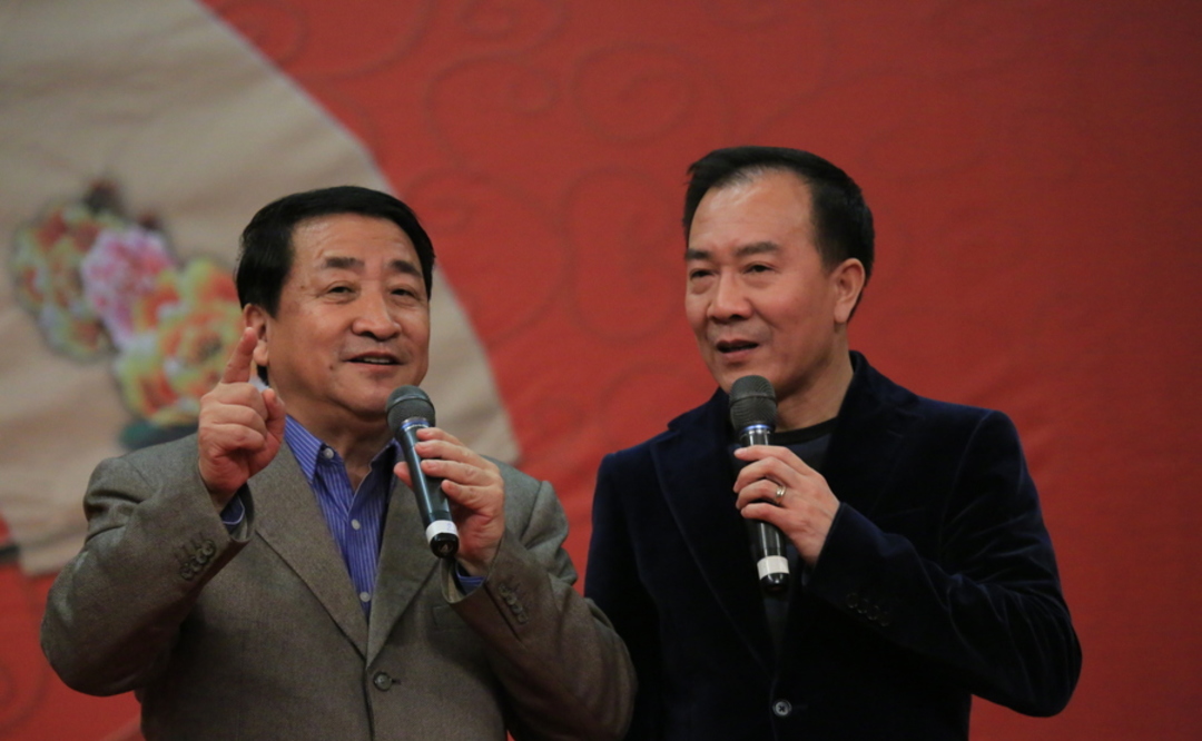 郭德纲连续14年悼念侯耀文，当初遗产争夺引起争