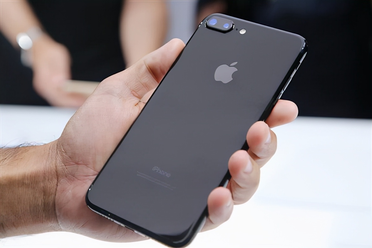 iPhone 13 Pro系列砍掉256GB版本引热议！网友：变相涨价？