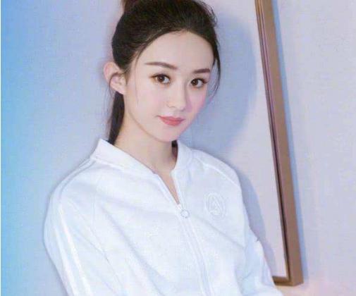 最美“金莲”甘婷婷，一袭“炼乳”裙太惊艳，