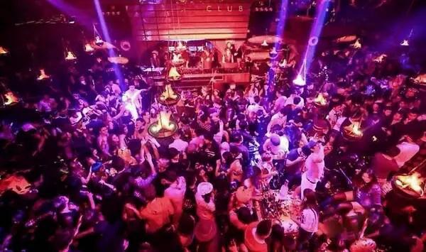 酒吧营销月入过万 熬夜酗酒迟早要完