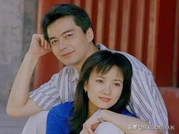 五十多岁的他结婚4次，4任妻子都美若天仙，如今