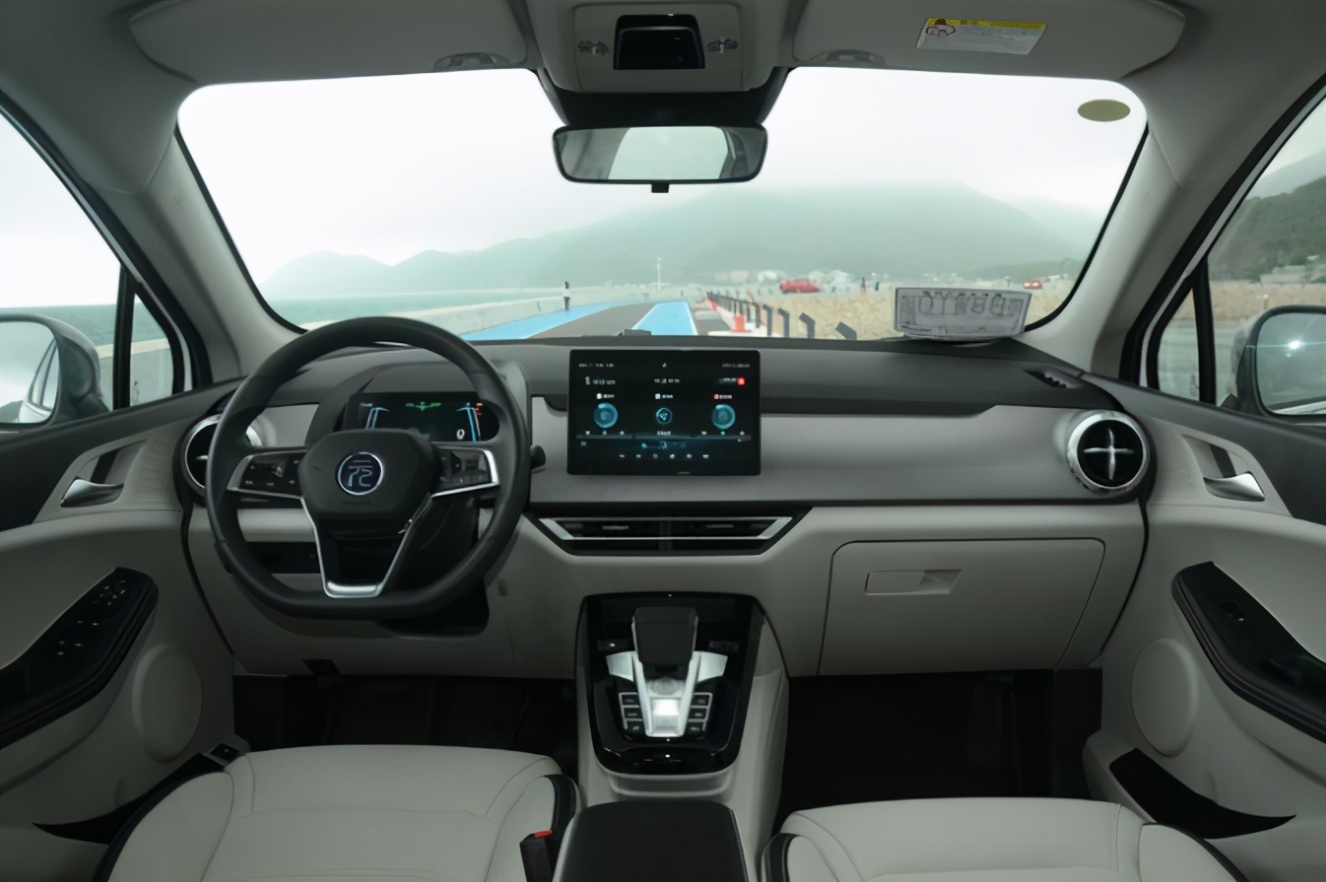 宝马3系纯电曝光 蔚揽取消四驱7月上市 元Pro新增三款车型上市