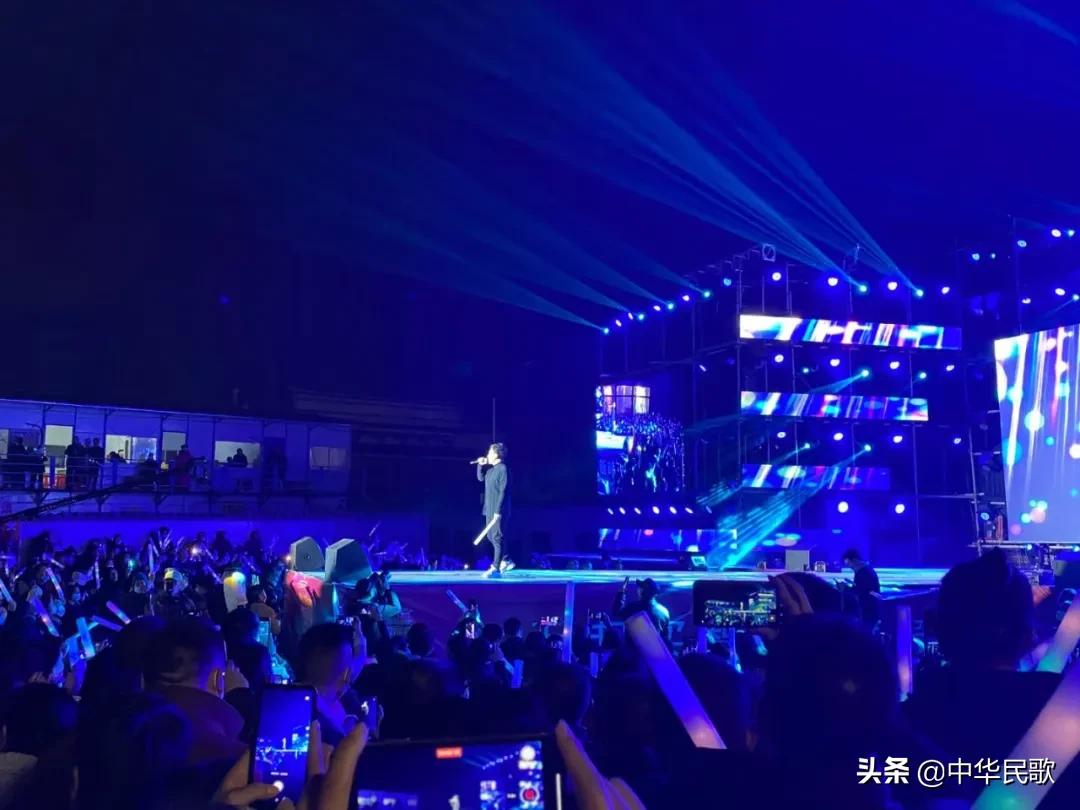 海来阿木被称商演王，新年春节档邀约不断经纪人17052226000