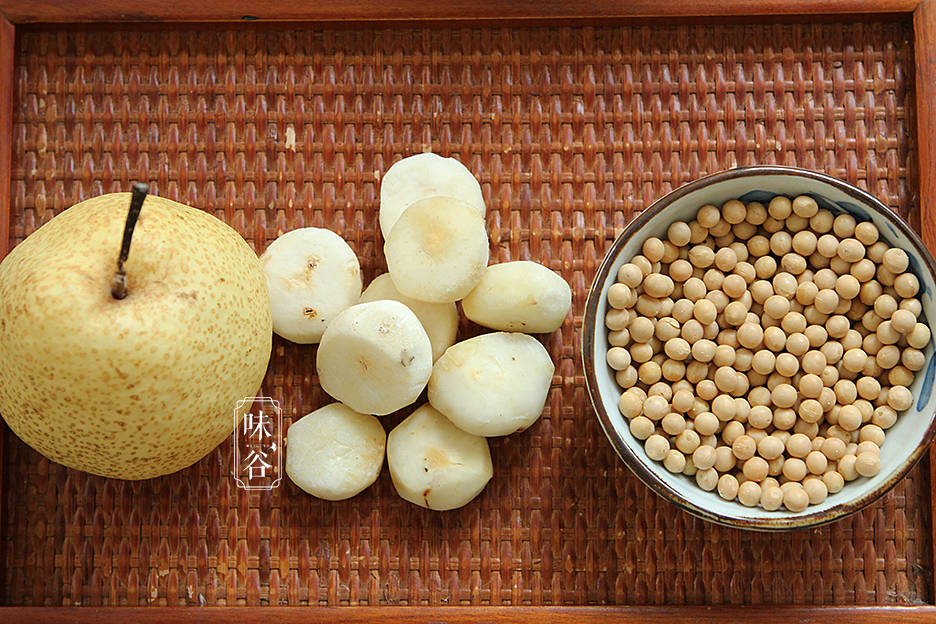 天太热，多给家人喝这豆浆，比喝牛奶好，清热去暑气，嗓子不难受