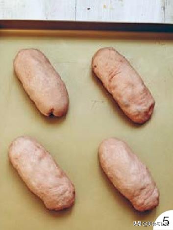 The bread that red wine makes, in bake when send out the wine that give is sweet, make a person honest cannot help