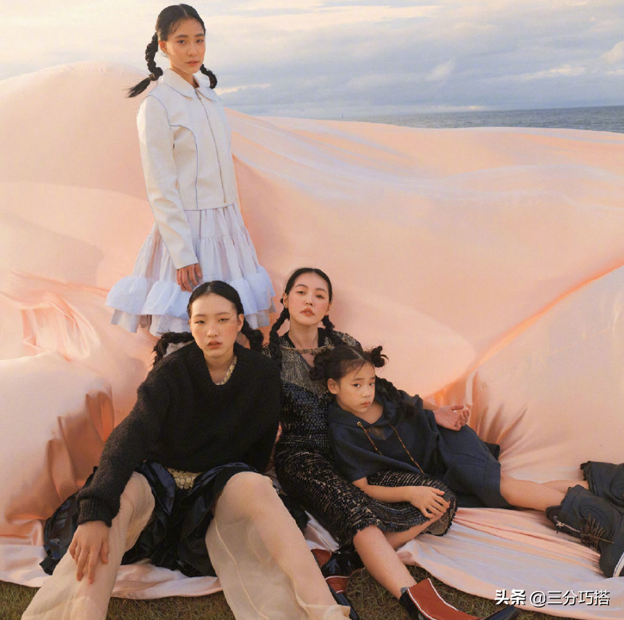 小S带三个女儿齐上阵，一张厌世脸，一张超模脸，看着像四姐妹
