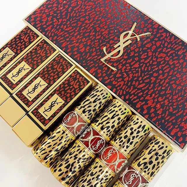 今年圣诞限定就这样？YSL、黛珂真的丑爆了...