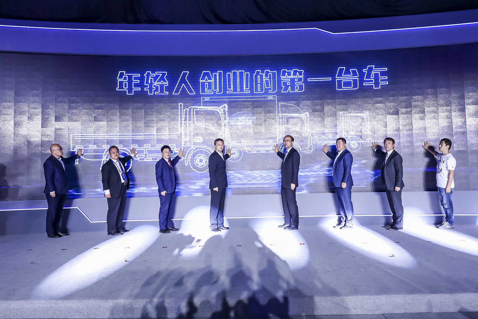 你的未来不是梦，芳华时代，中国奥铃"青春三浪"助力圆梦