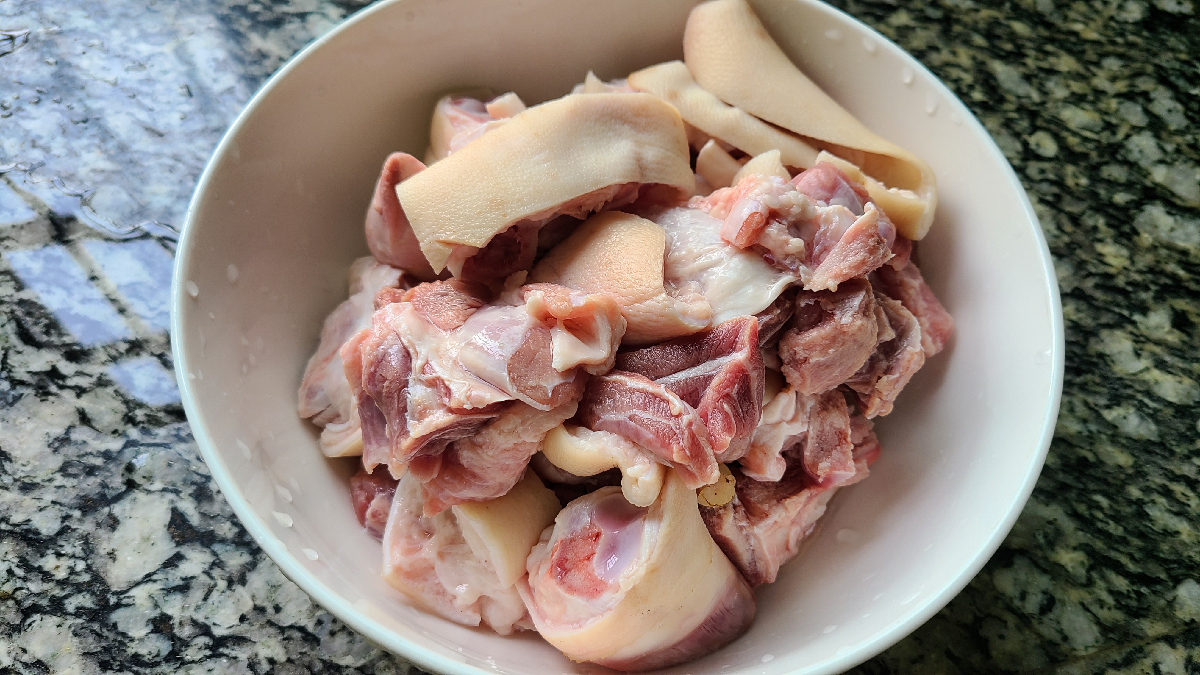 酱焖猪脚，教你这个广东做法，好吃美味，每次做都很下饭