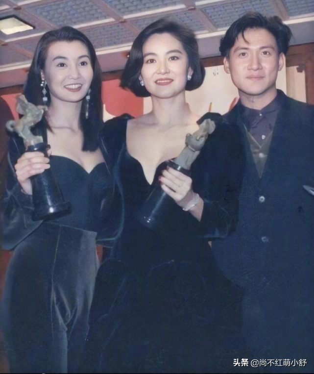 林青霞活了一场漂亮的人生，年轻时穿衣好潮，